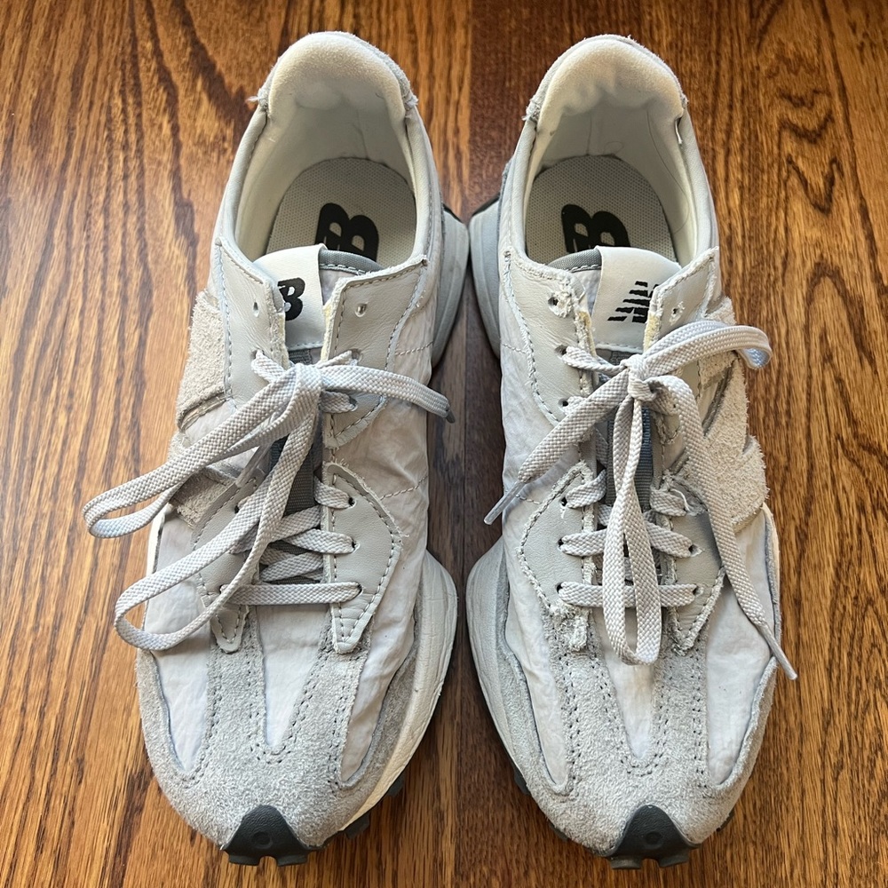 New Balance 327 Sneakers